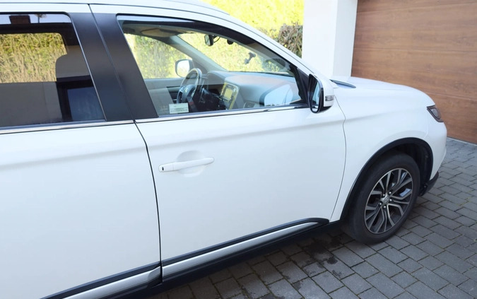 Mitsubishi Outlander cena 85000 przebieg: 56500, rok produkcji 2016 z Jutrosin małe 254